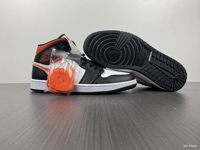 1st Kicks Shoes DN4929- Jordan1 3700 Mid WellDesigned Zag Zig 1026